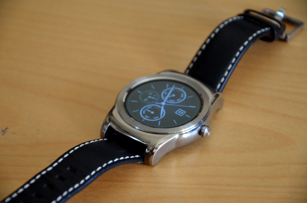 LG-Watch-Urbane-iPhone2