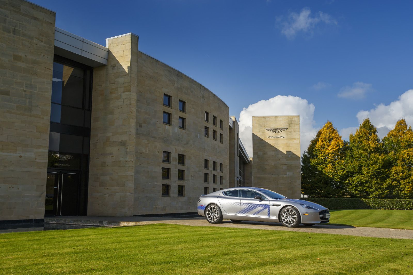 Aston Martin RapidE la sportive électrique so british THM Magazine