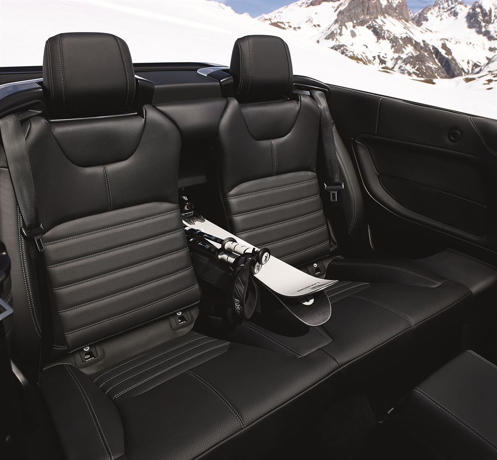 RR_EVQ_Convertible_Interior_091115_06_LowRes