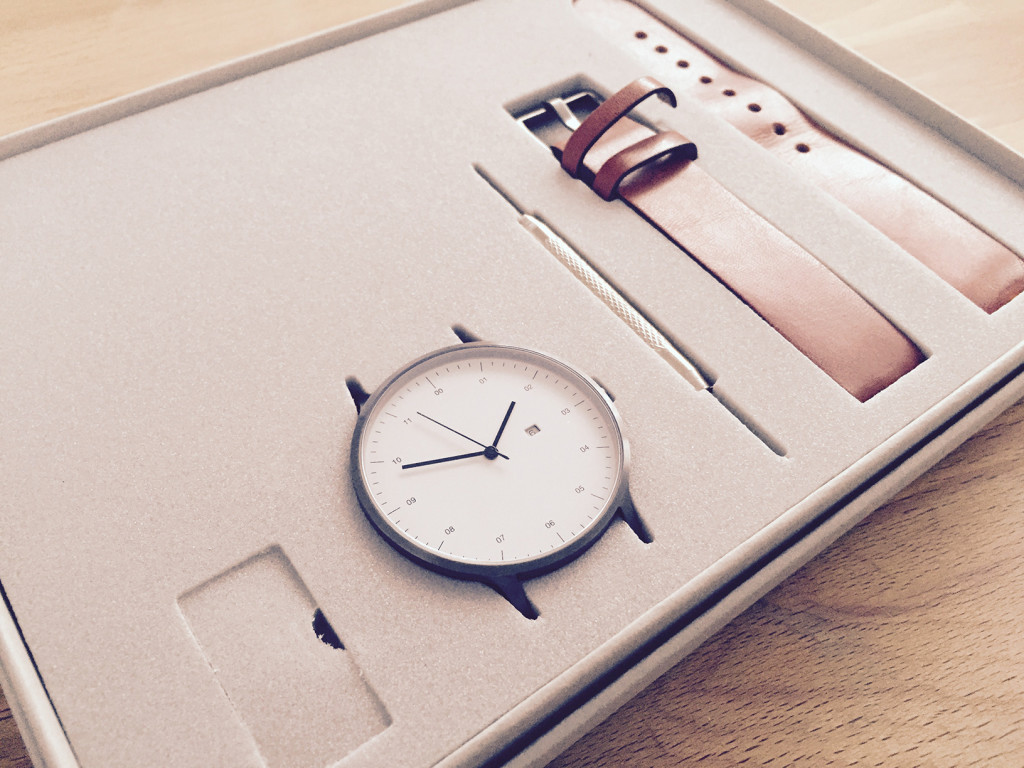 instrmnt-watch-packaging