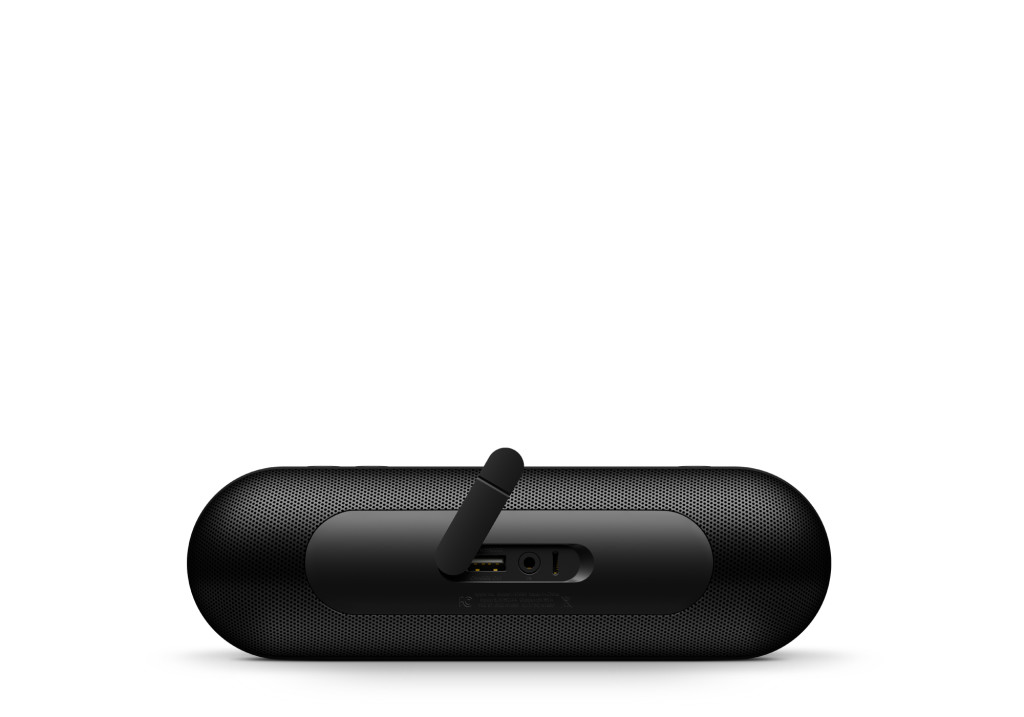 beats-by-dre-pill-plus-black-backflap