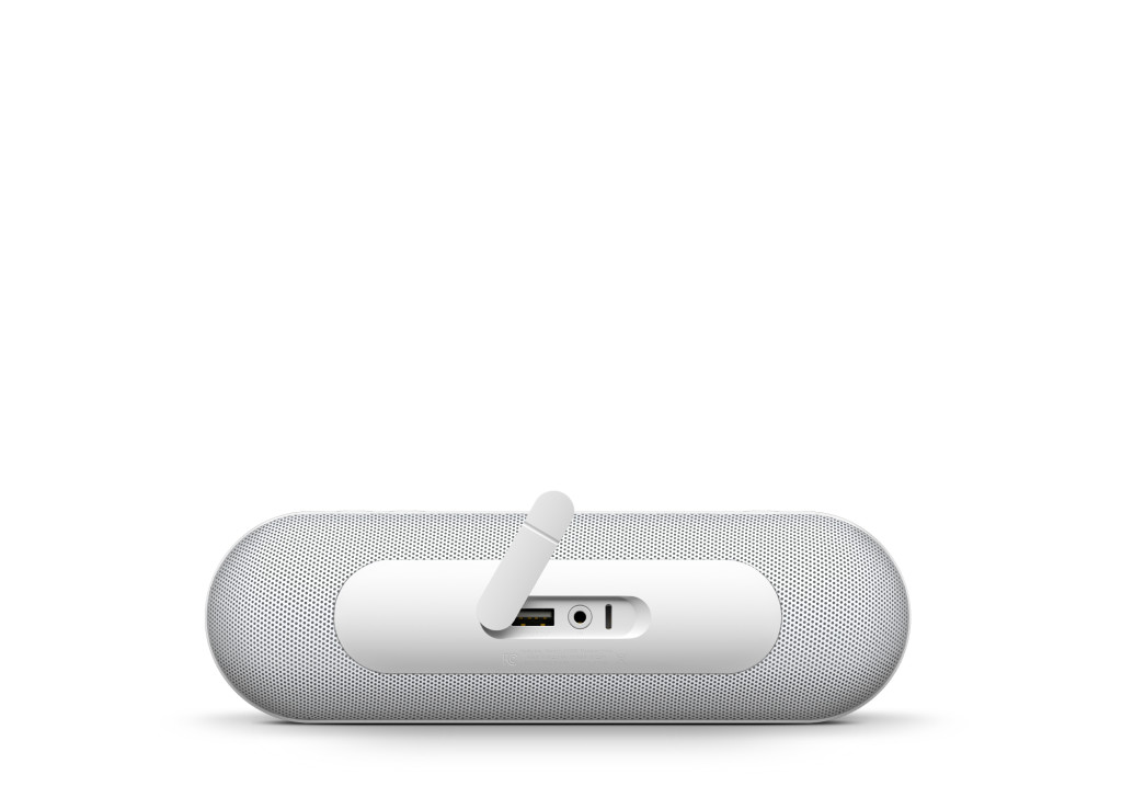 beats-by-dre-pill-plus-white-backflap