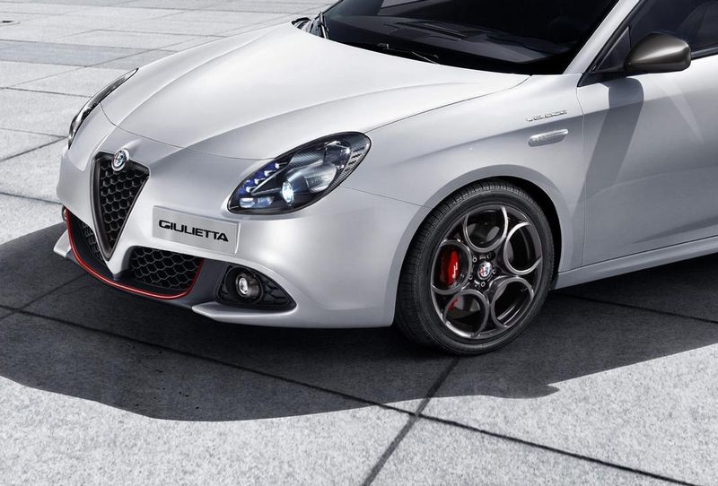 Alfa-Romeo-Giulietta-2016