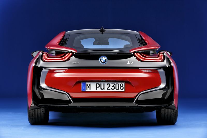 BMW i8 Protonic Red