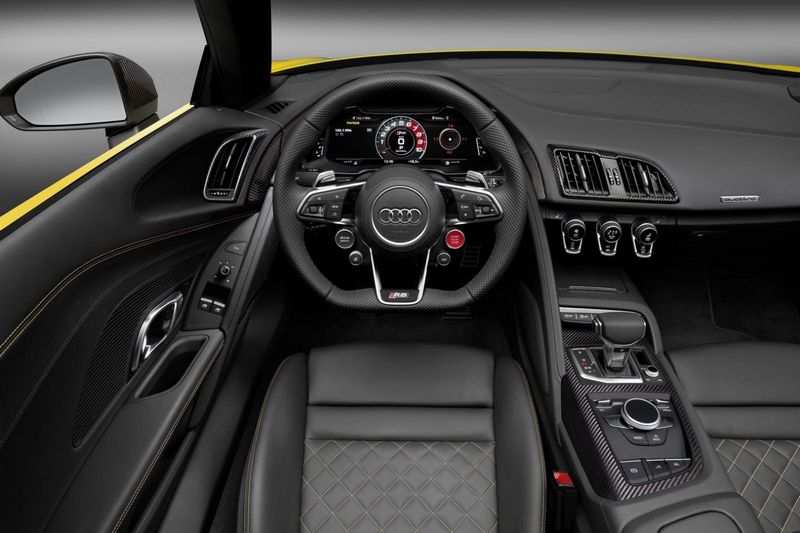 Audi R8 Spyder 2016 volant