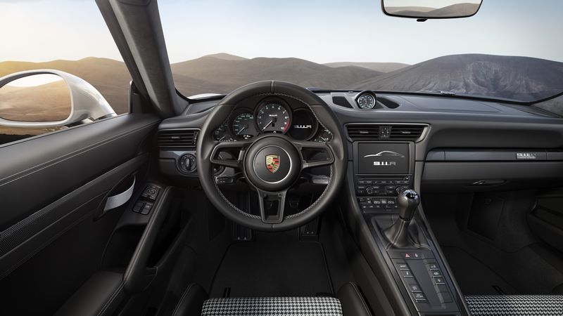 Porsche 911 R volant
