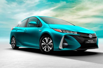 Toyota_Prius_Rechargeable_1