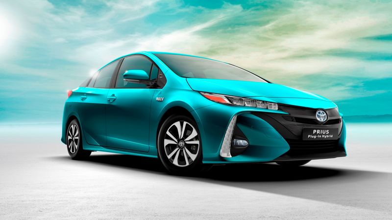 Toyota_Prius_Rechargeable_1