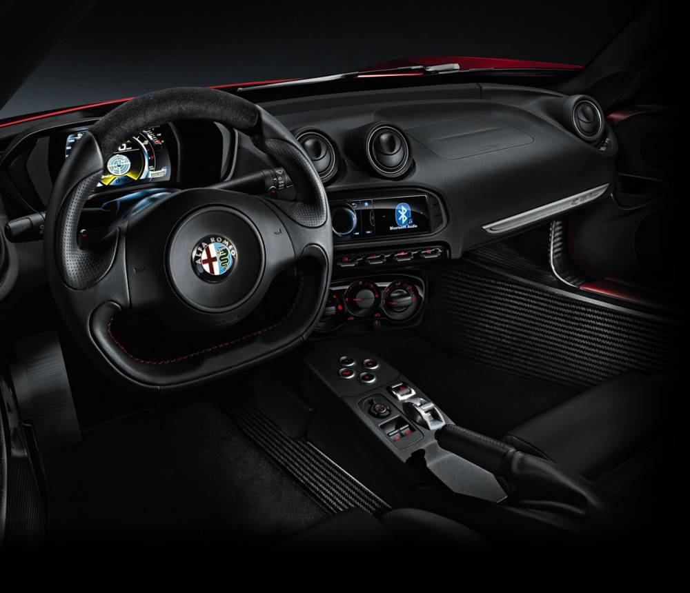 Alfa Romeo 4C volant