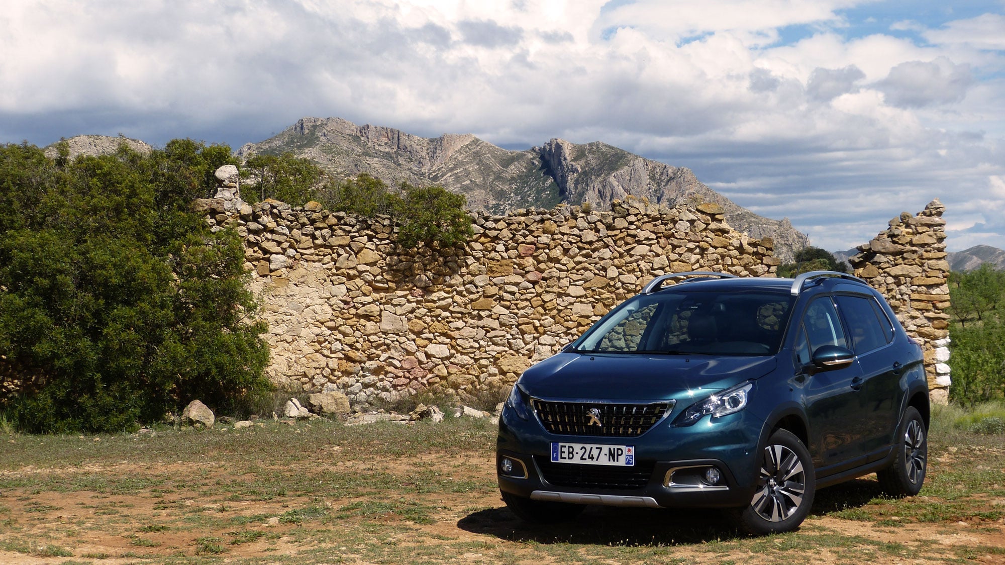 peugeot-2008-crystal-emerald-3