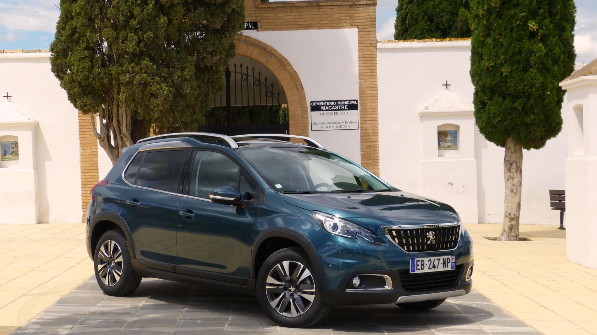 peugeot-2008-crystal-emerald