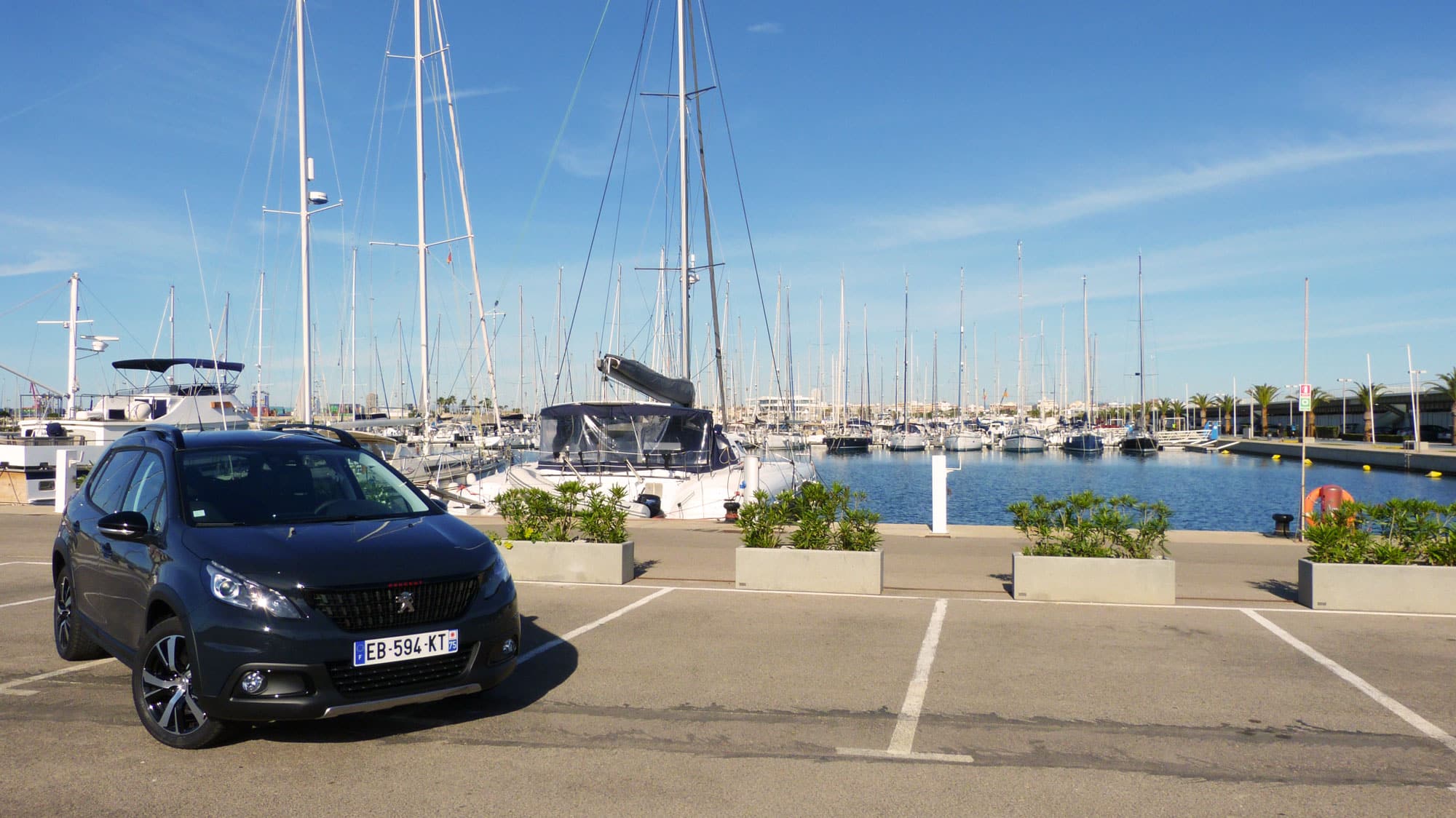 peugeot-2008-gtline-grey-front