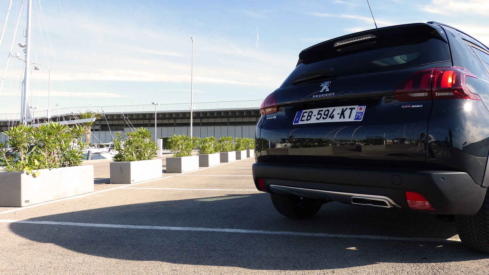 peugeot-2008-gtline-grey