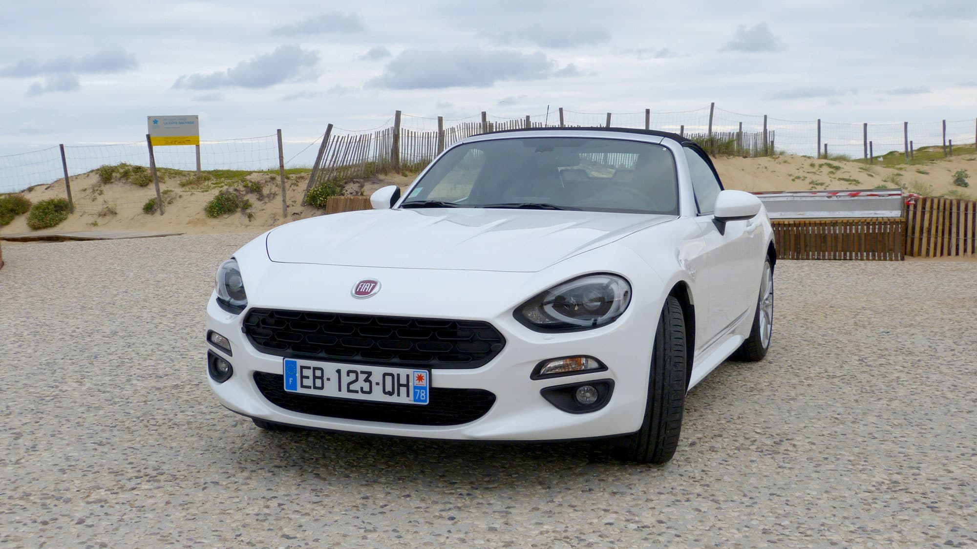 fiat-124-spider-front