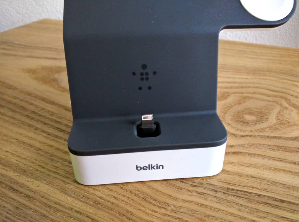 belkin-powerhouse-dock-iphone-apple-watch-2