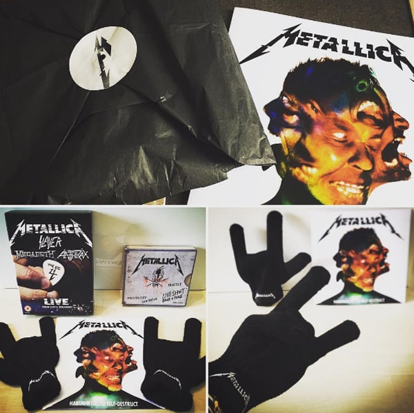 metallica-gloves