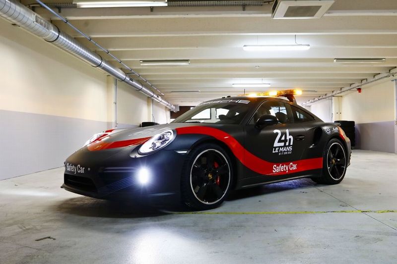 Porsche 911 Safety Car WEC