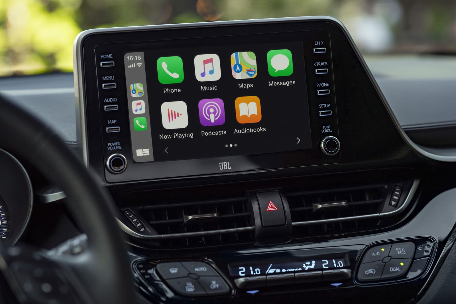 Appel CarPlay dans le nouveau Toyota C-HR hybride 184 ch