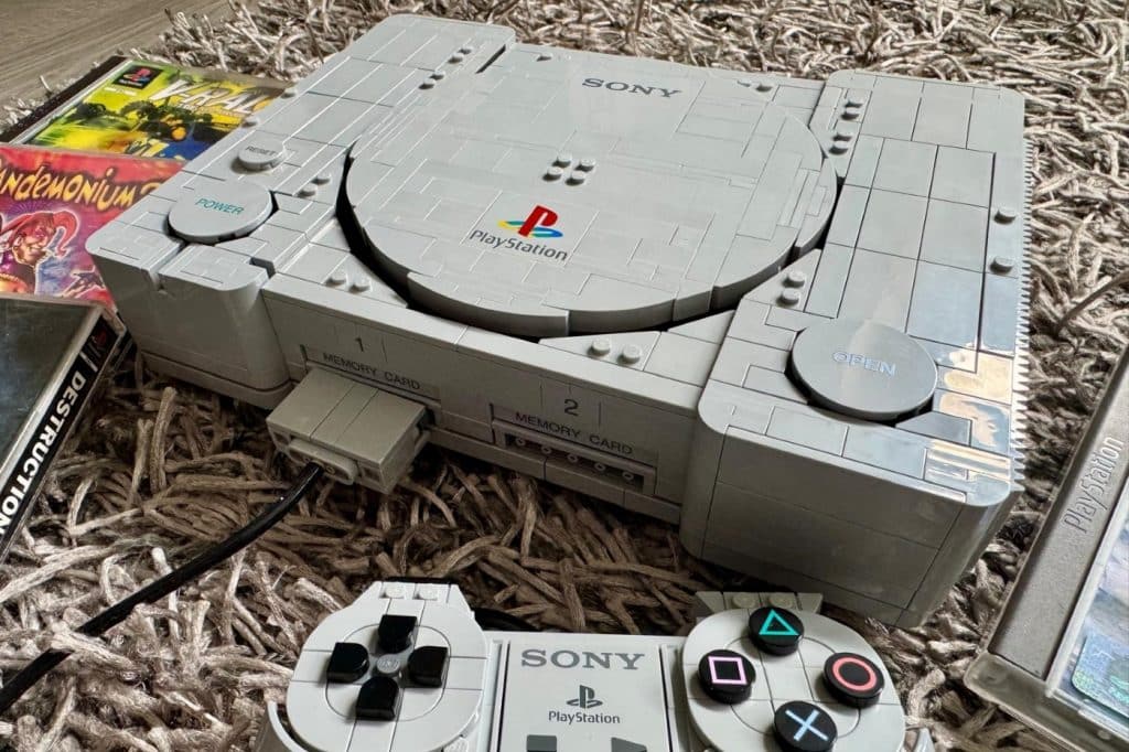 On a reçu, et construit, la nouvelle LEGO PlayStation.