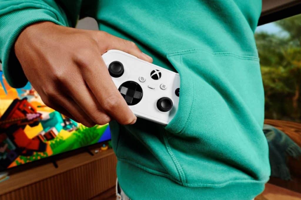 La manette Xbox Nano tient dans la poche